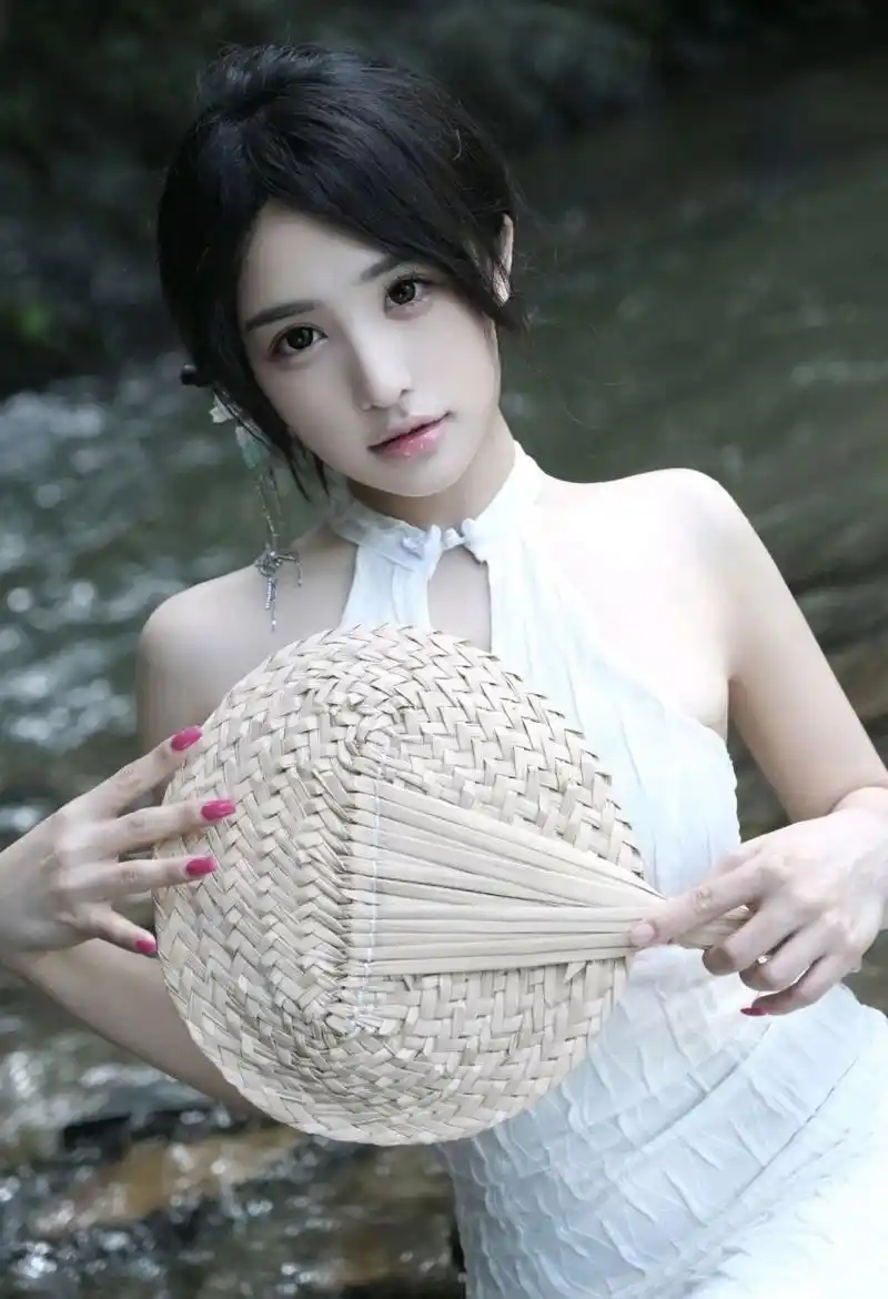 电视剧漫长的季节海报